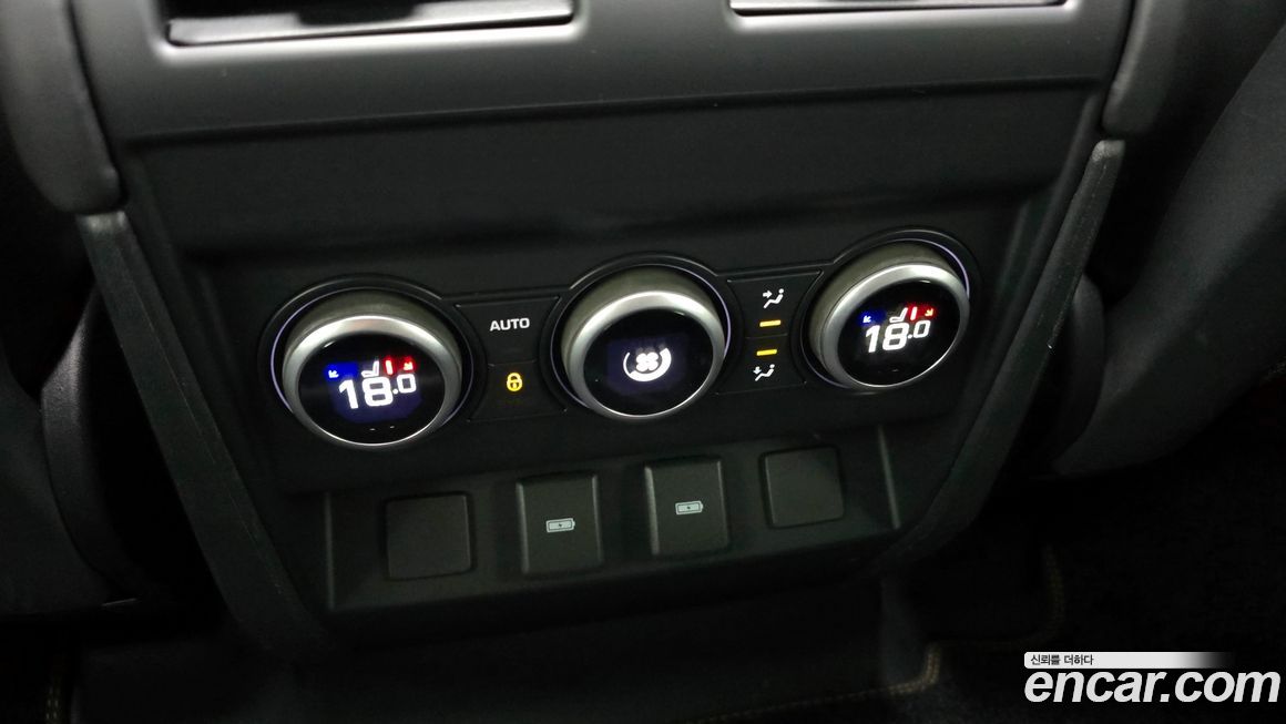 Land Rover Defender 2024