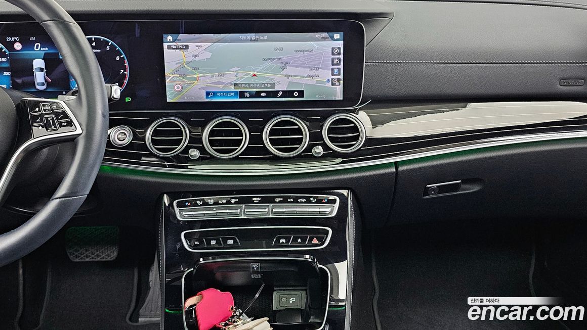 Mercedes-Benz E-Class 2022