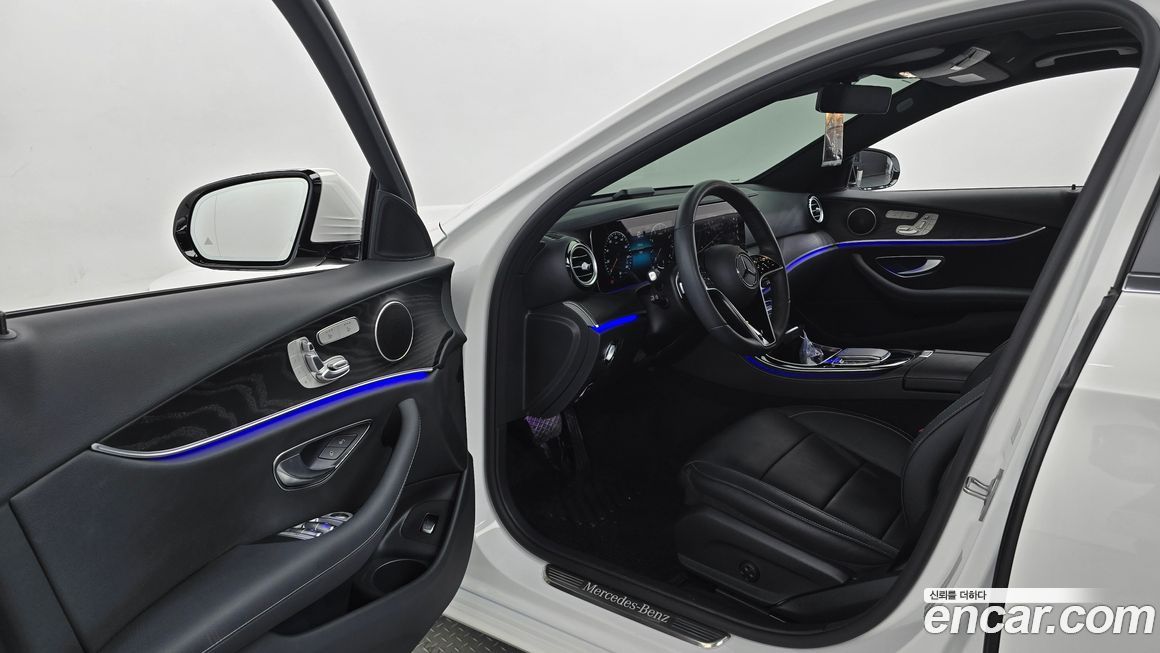 Mercedes-Benz E-Class 2023