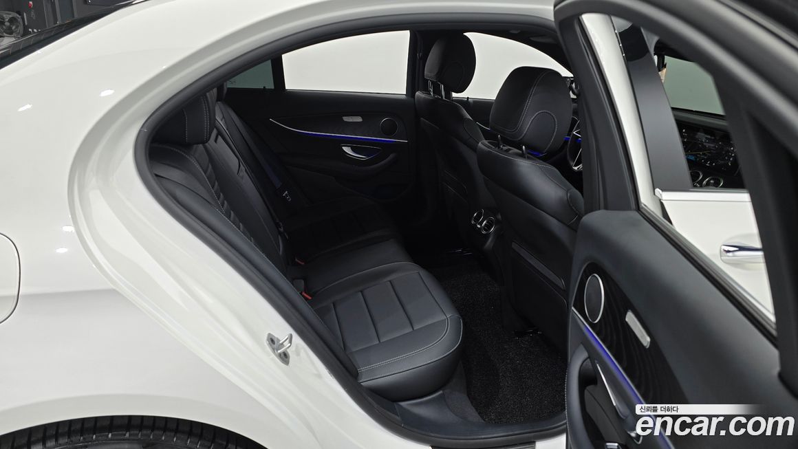 Mercedes-Benz E-Class 2023