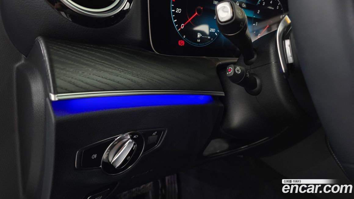 Mercedes-Benz E-Class 2023