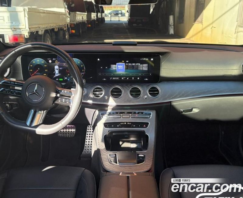Mercedes-Benz E-Class 2023