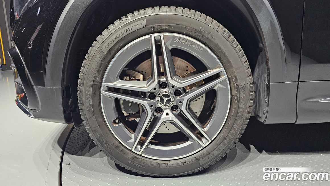 Mercedes-Benz GLB-Class 2024