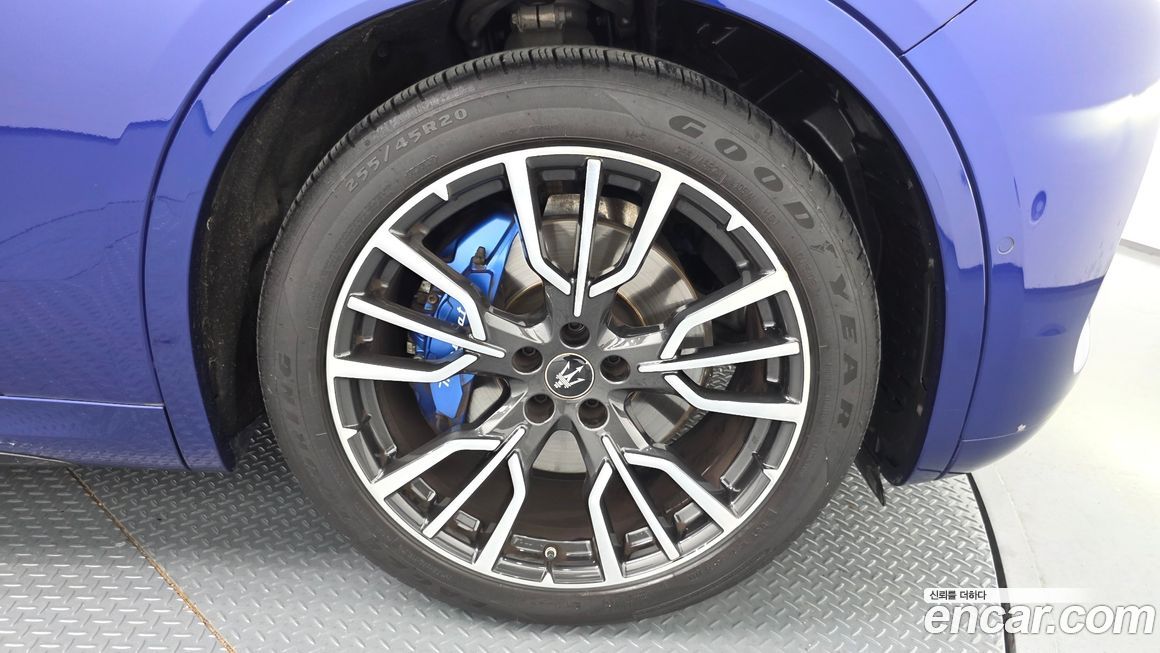 Maserati Grecale 2023