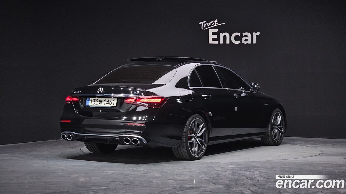 Mercedes-Benz E-Class 2022