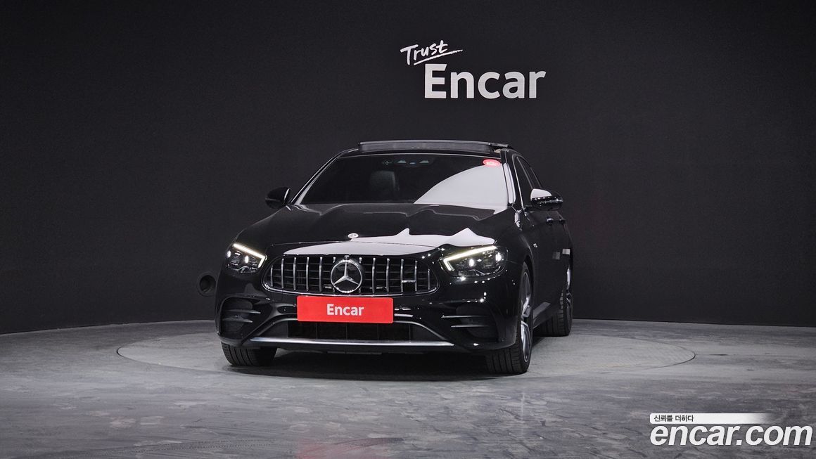 Mercedes-Benz E-Class 2022