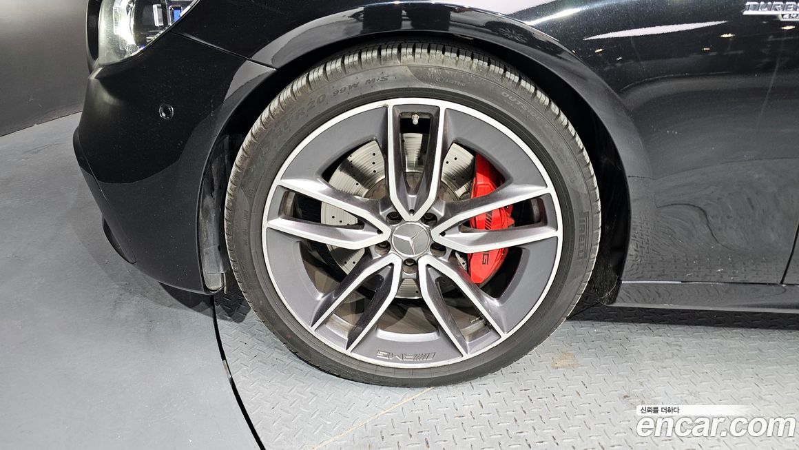 Mercedes-Benz E-Class 2022