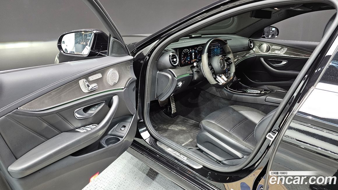 Mercedes-Benz E-Class 2022