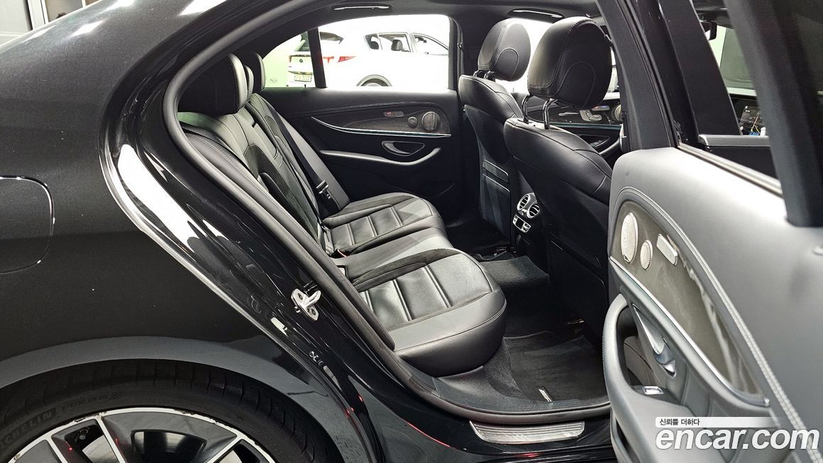 Mercedes-Benz E-Class 2022