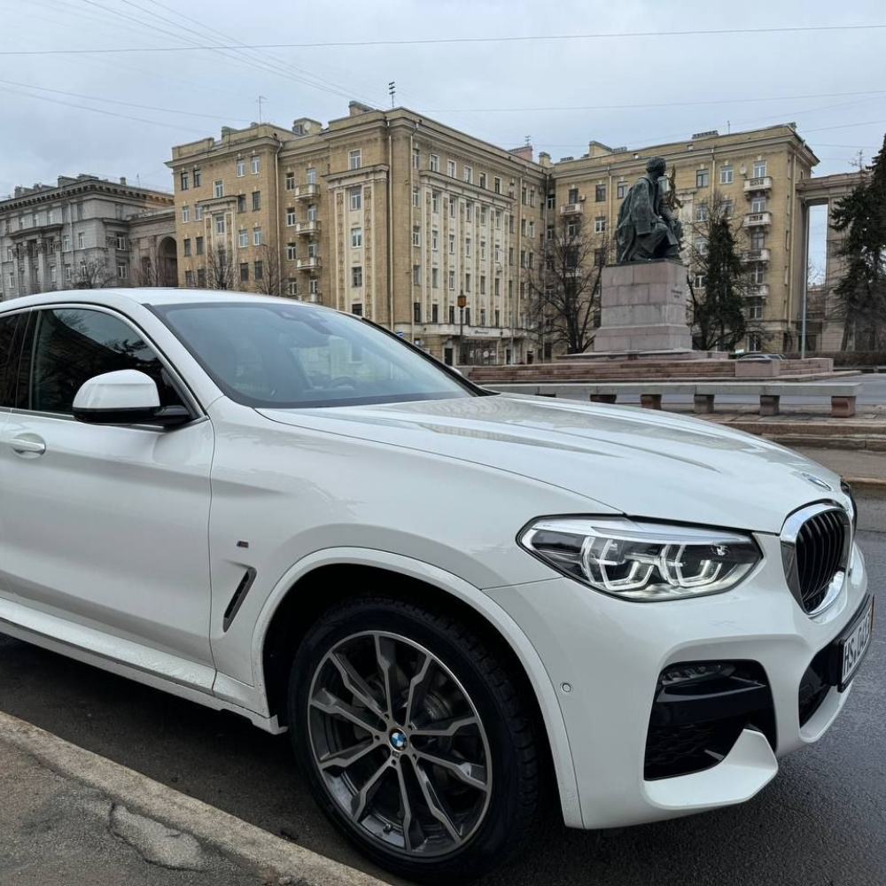 BMW X4 после поставки, вид спереди