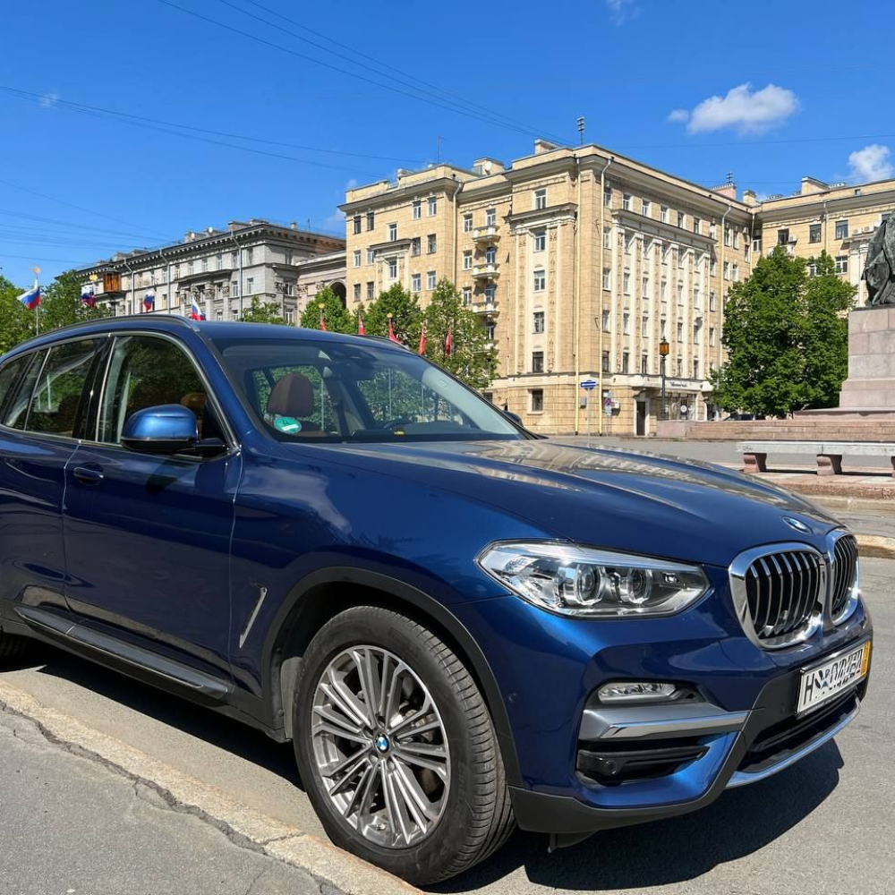 BMW X3 после поставки на дороге