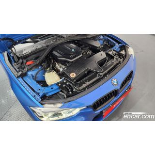 927889