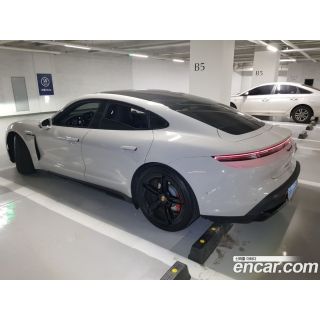796877