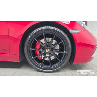 925601