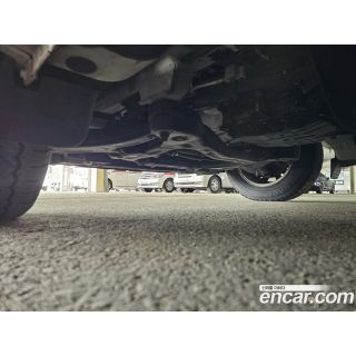 883746