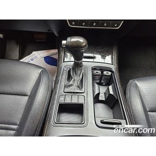 744097