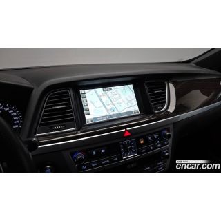 911322
