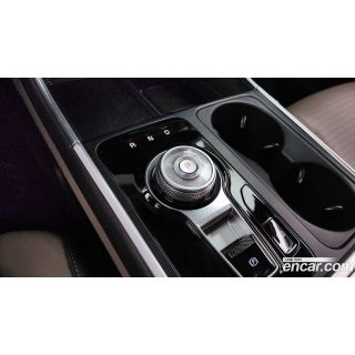 633893