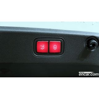 911922