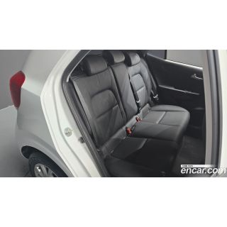 898701