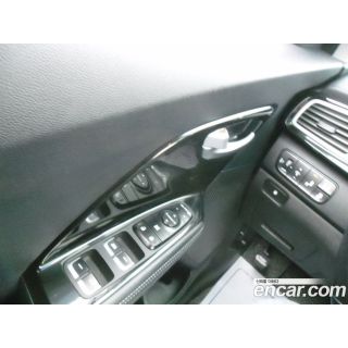 897558