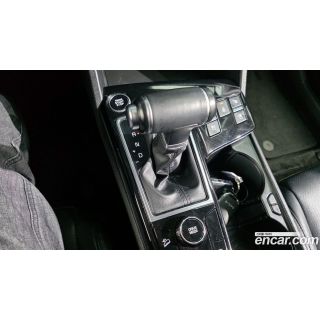 320048