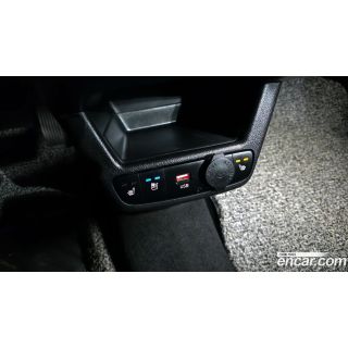891813