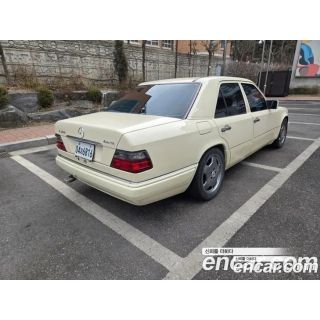 823704