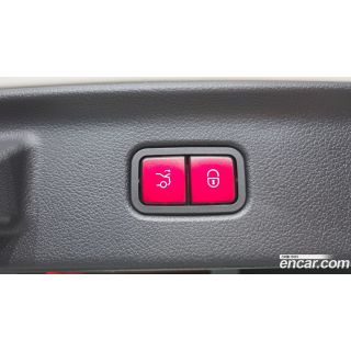 891365