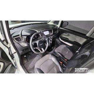 923631