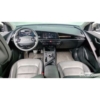 995617