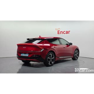 597811
