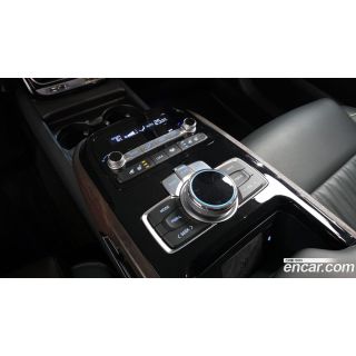 943568