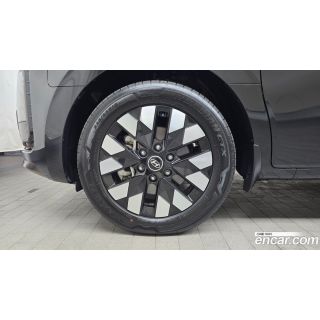 956077