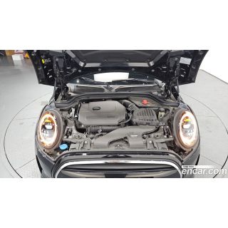 968097