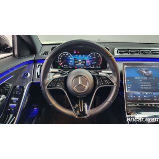 882519