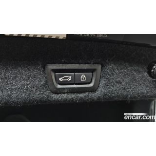 382922