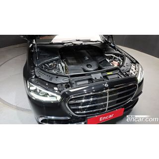873600