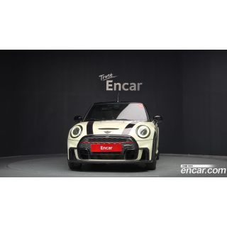 907733