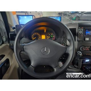 585673