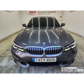 600896