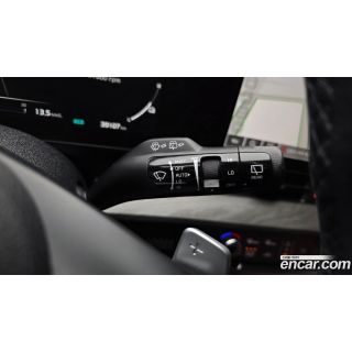 918210