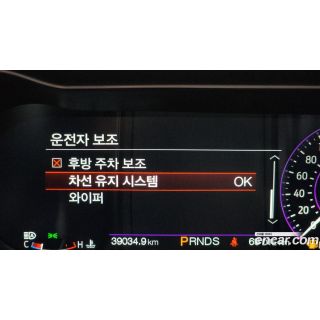 527883