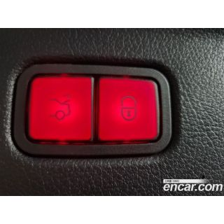 907601