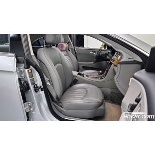 894541