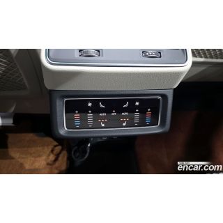 651857