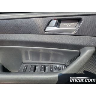637912