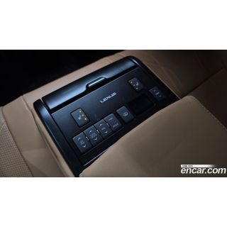 892005