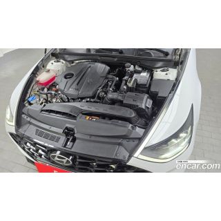 423546