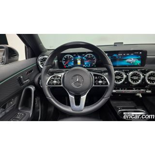 985636